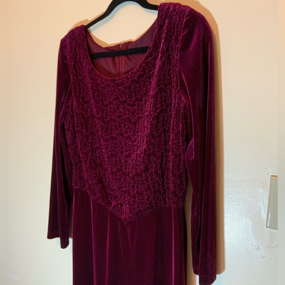 VTG Dark Red velvet dress